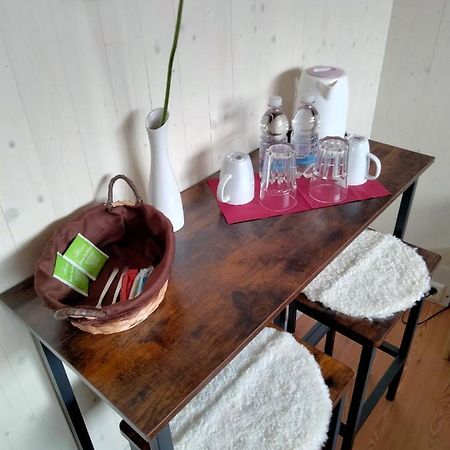 Waterside Living - Hausboot Linz Hotel Bagian luar foto