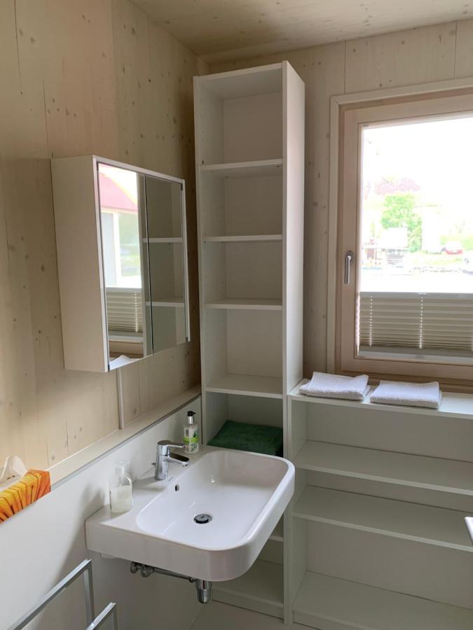 Waterside Living - Hausboot Linz Hotel Bagian luar foto
